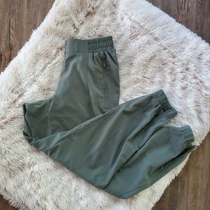 Petite Mid-Rise Stretchtech Joggers